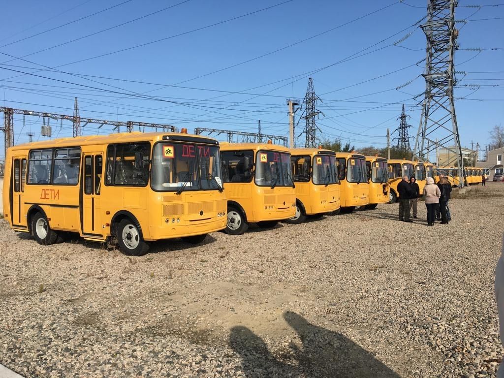 Школы Приамурья получили 38 новых автобусов