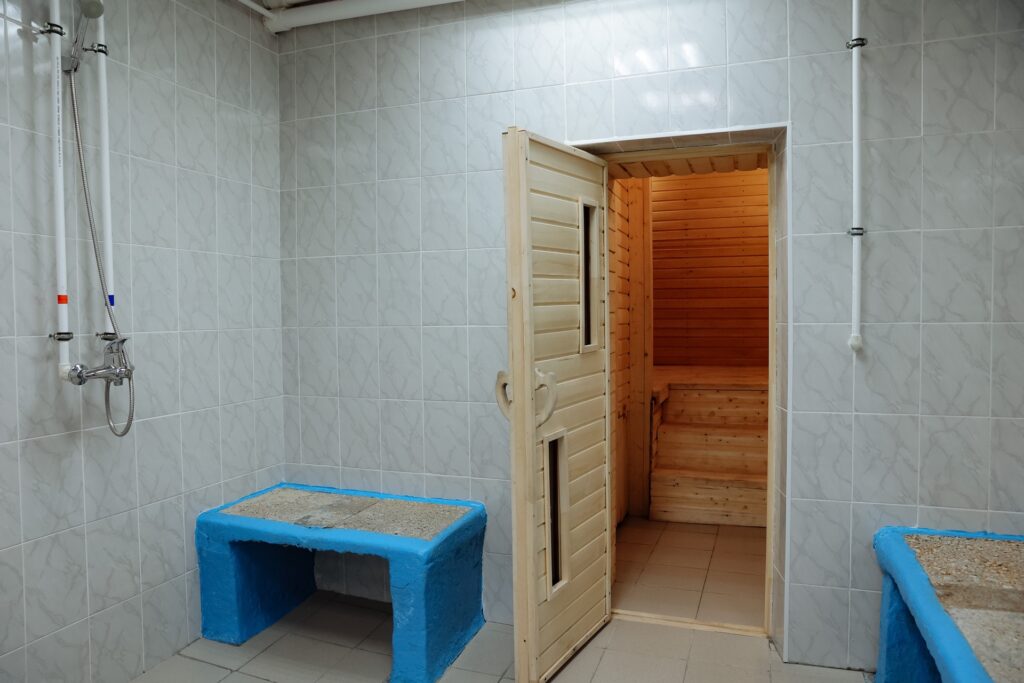 Глава Амурской области посетил баню в Ромнах