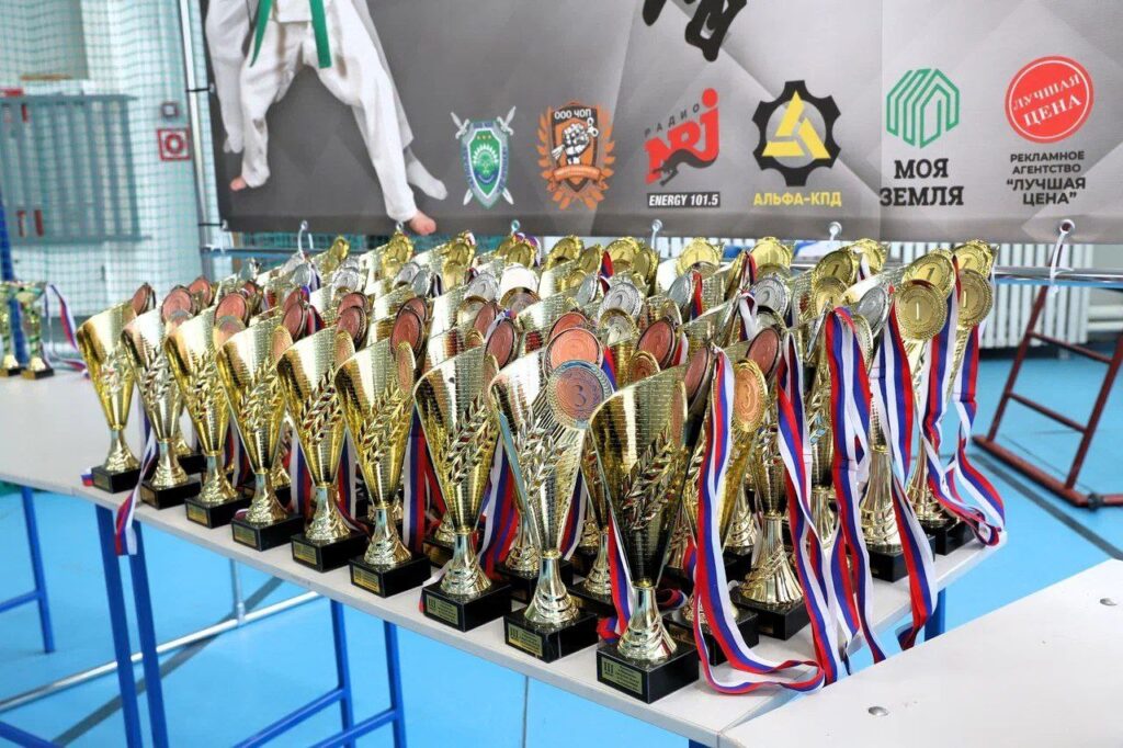 Кубки, медали