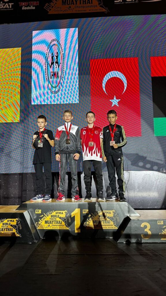 Юный амурчанин стал лучшим в мире тайских боксером