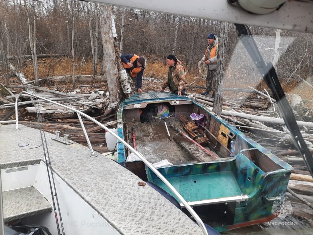 спасли рыбаков МЧС