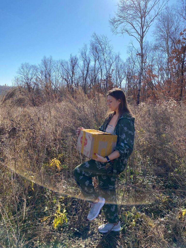 Птичка на воле: охотоведы спасли неясыть, загнанную сороками