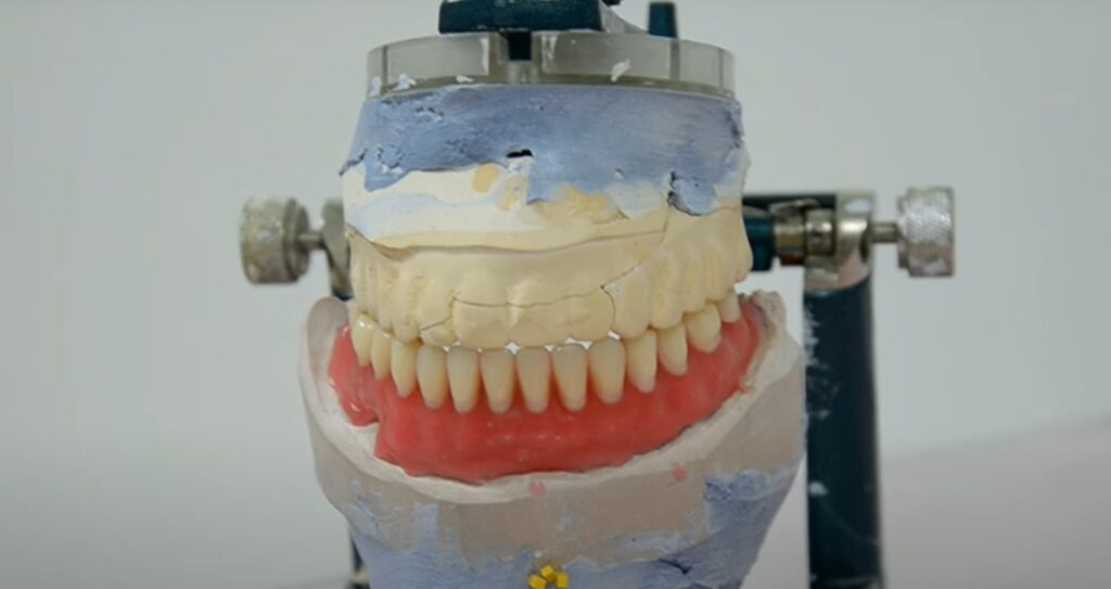 Все делают это неправильно: стоматолог рассказал, как, чем и когда нужно чистить зубы