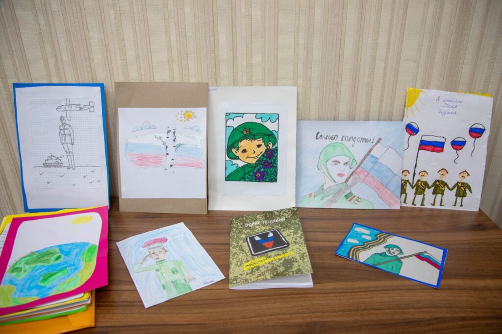 «Фабрика для СВОих» в Благовещенске мастерит сухой душ и тактические носилки