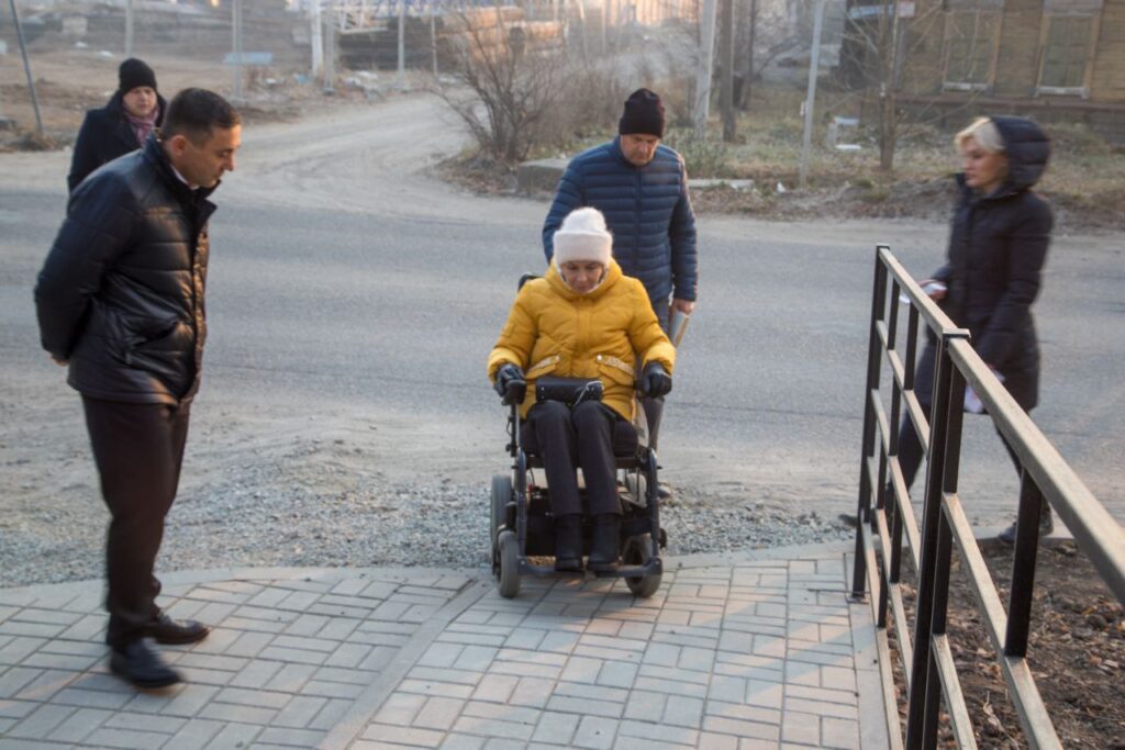 Председатель общественной организации граждан-инвалидов совместно с мэрией проверила доступность городской среды