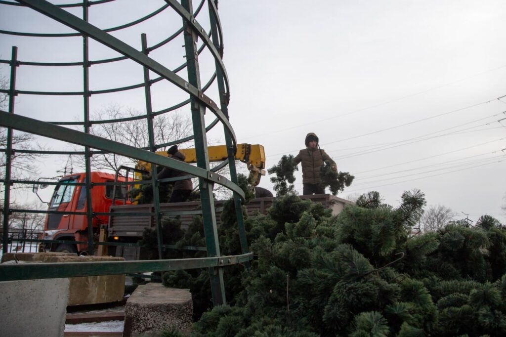 Благовещенск наряжают к Новому году