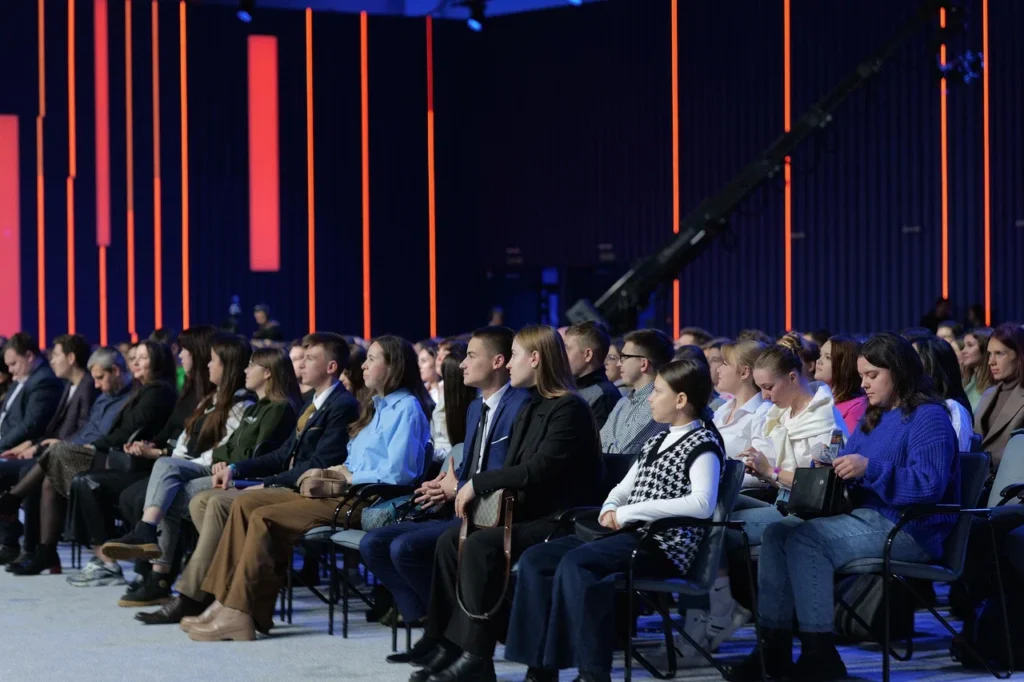 Юрий Трутнев рассказал, почему молодежь стремится на Дальний Восток