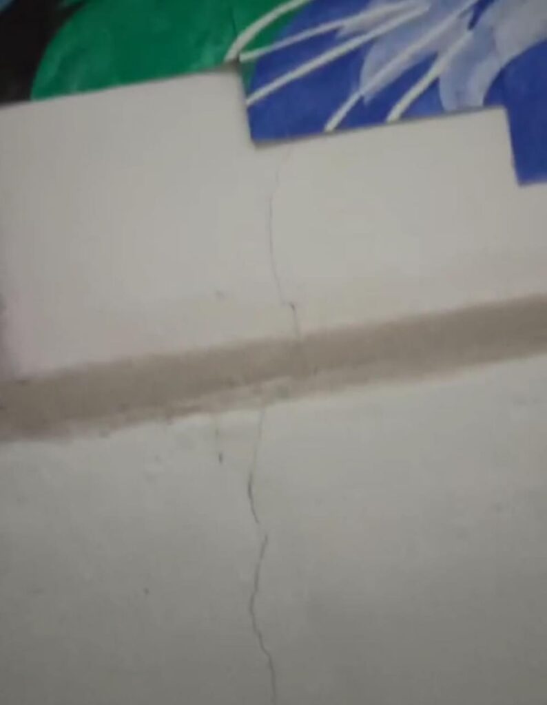 Дело о неуловимом конденсате, или Почему благовещенцы вынуждены в шесть утра снимать подъезд на видео