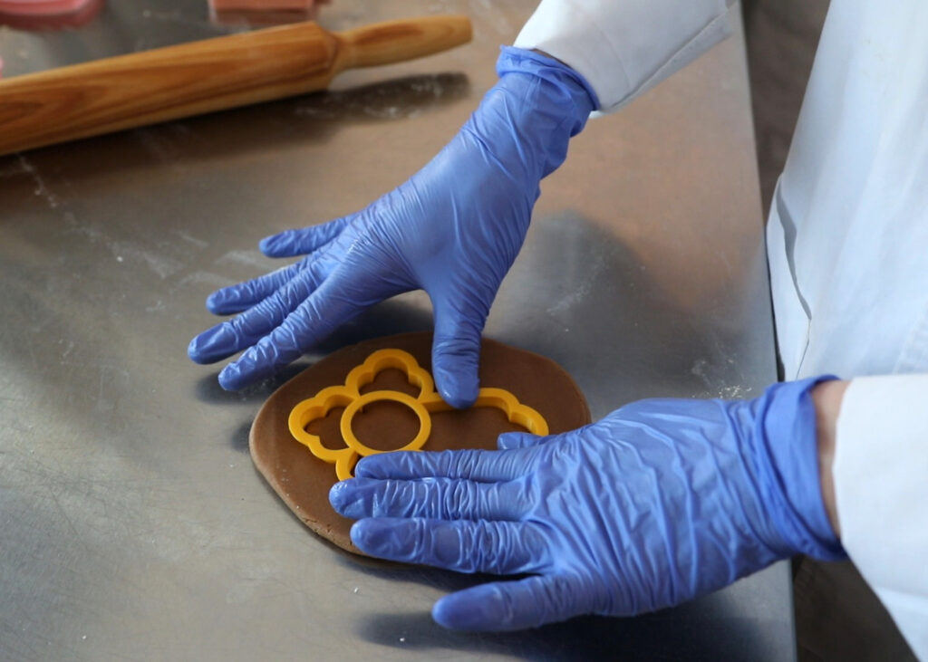 Амурские волонтеры готовят борщи и пекут пряники для участников СВО