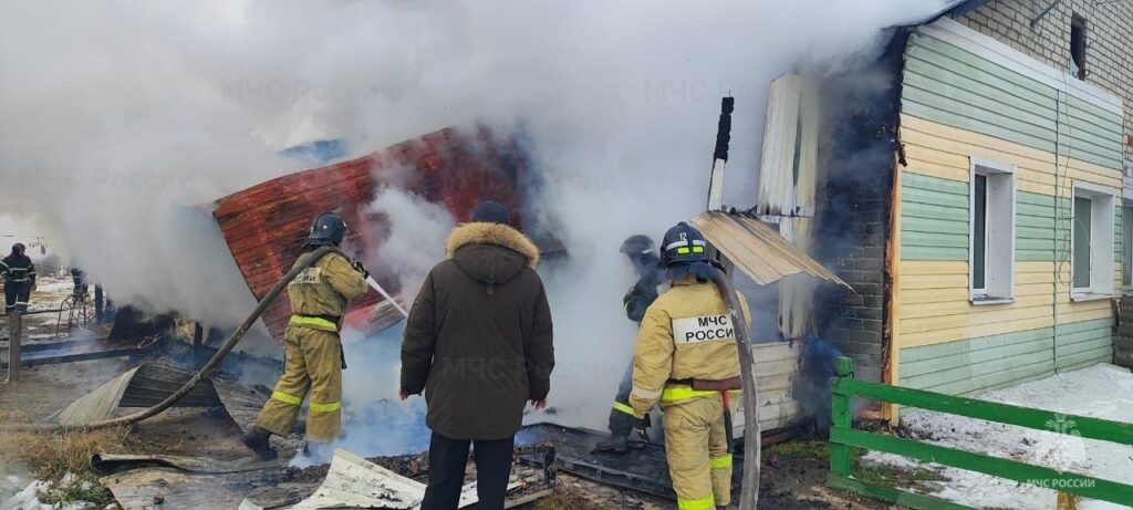 Погибших нет, но всё сгорело: амурчан просят о помощи