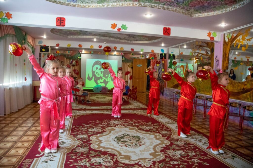 В детсадах Благовещенска начали учить китайский язык