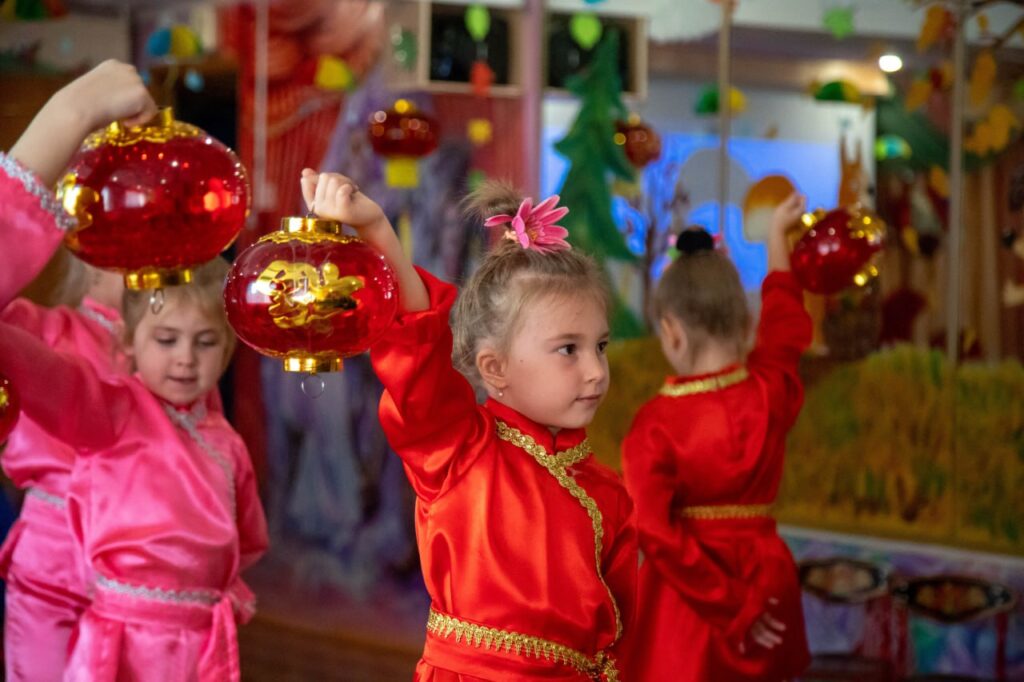 В детсадах Благовещенска начали учить китайский язык