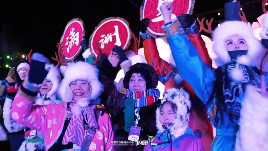 Российские туристы массово отправились в Харбин на открытие традиционного фестиваля снега и льда