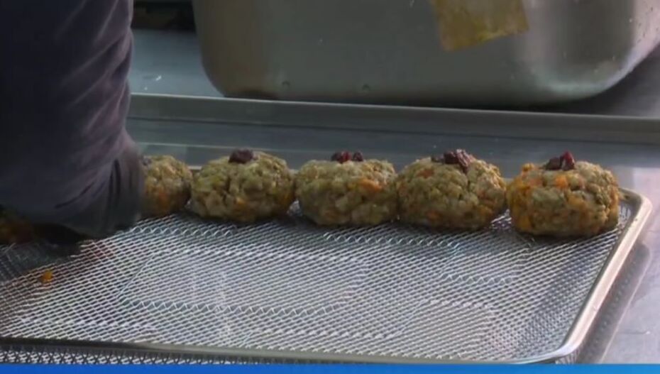 Хабаровские предприниматели создали производство корма для собак