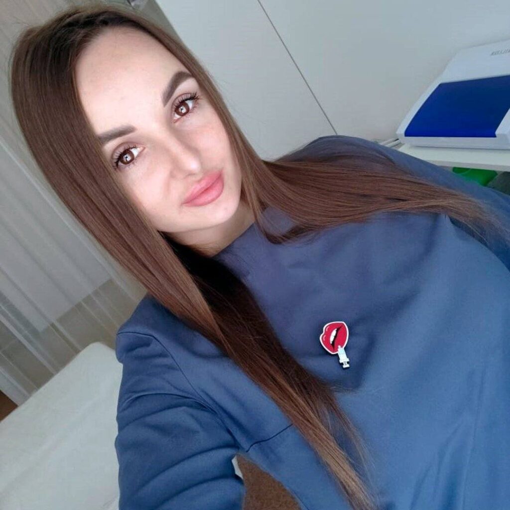 косметолог, увеличение губ