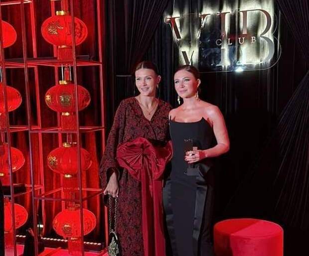 Блогер Елена Блиновская устроила вечеринку под домашним арестом