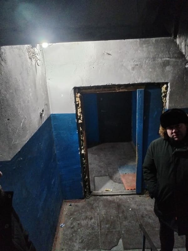 Вместо стекол картон: благовещенцы возмущены работой управляющей компании