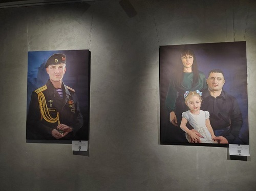 «Просто люди. Герои среди нас»: благовещенцев приглашают на выставку цифровой живописи