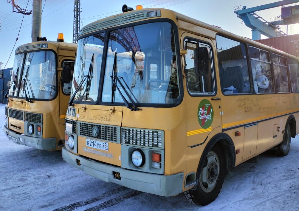 семь машин и новогодние подарки поехали на СВО