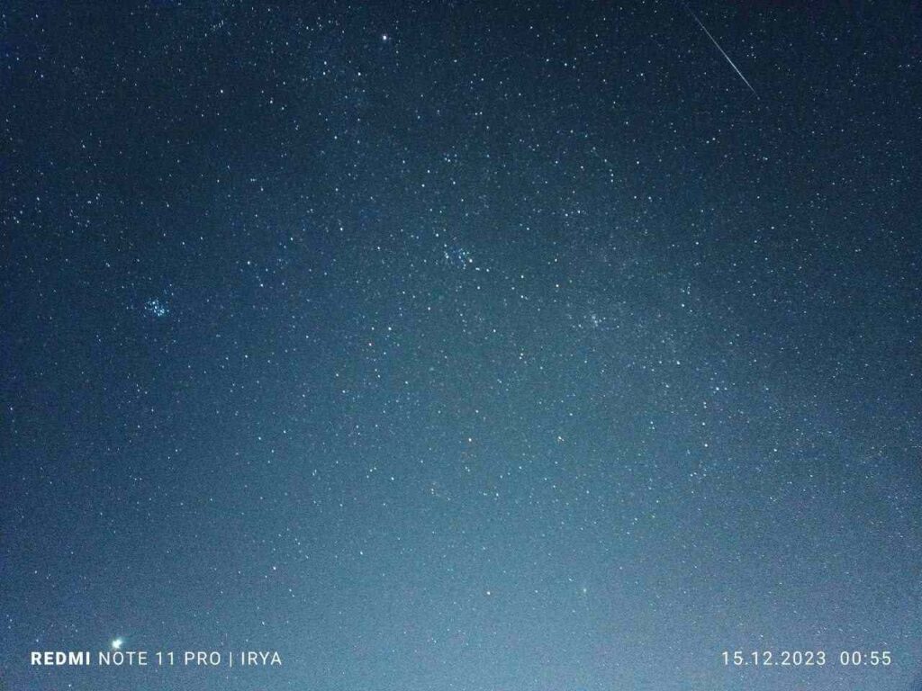 Минувшей ночью амурчане снова могли  наблюдать метеорный поток Геминиды
