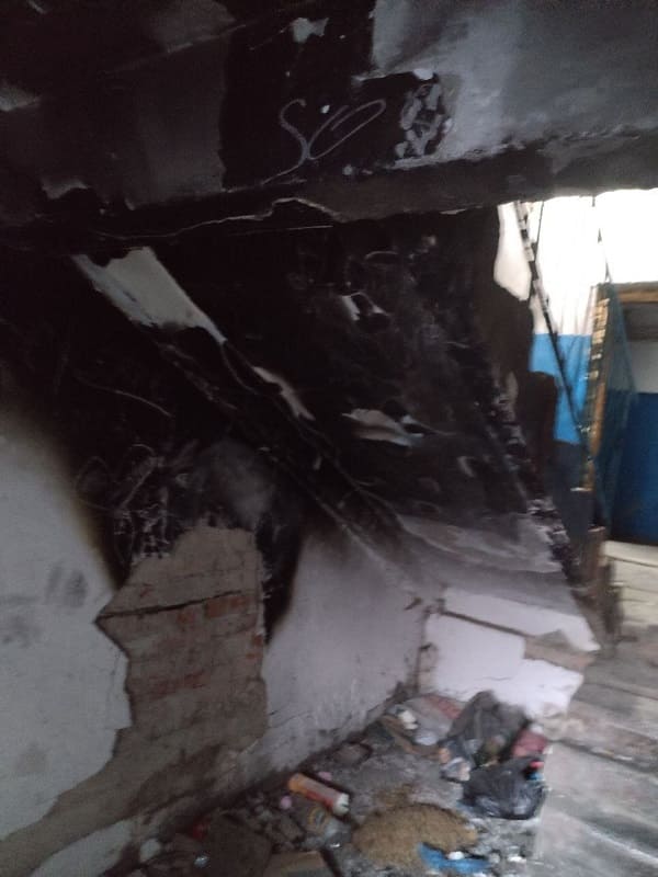 Вместо стекол картон: благовещенцы возмущены работой управляющей компании