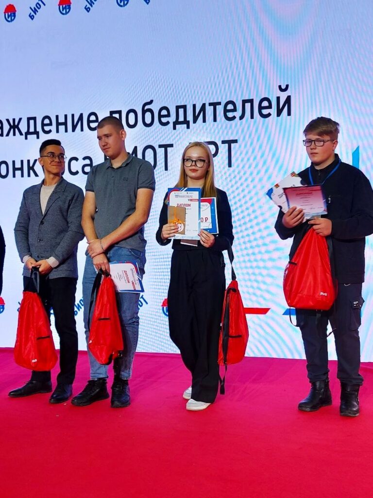 Плакаты амурских школьников показали на выставке в Москве