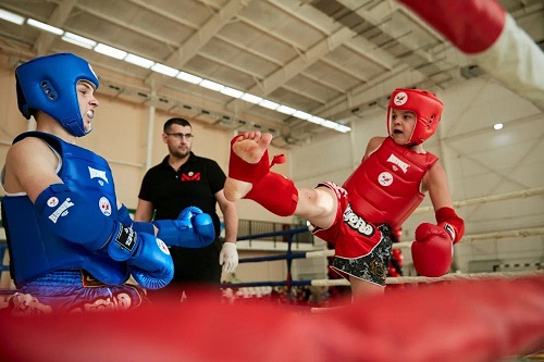 Почти сотню медалей раздали на соревнованиях по муай-тай в Белогорске