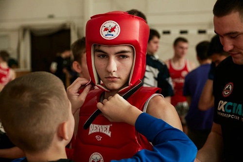 Почти сотню медалей раздали на соревнованиях по муай-тай в Белогорске