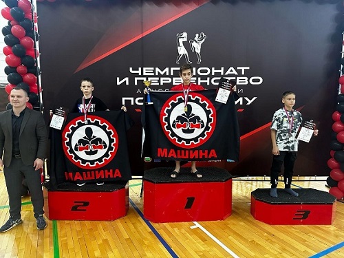 Почти сотню медалей раздали на соревнованиях по муай-тай в Белогорске