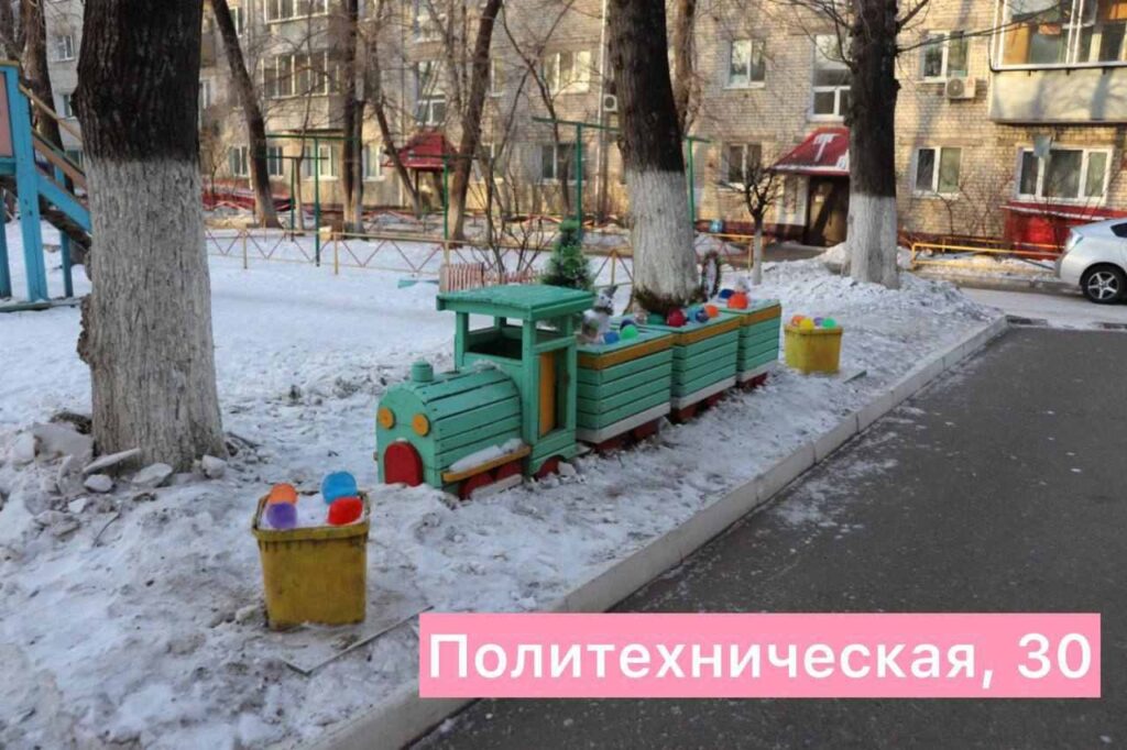 Украшение двора к Новому году