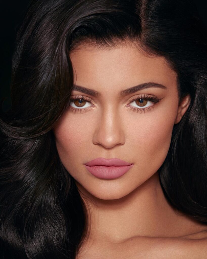 рубиновые губы, увеличение губ