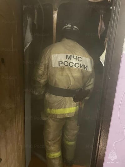 Зажжённая свеча едва не стоила жизни амурской пенсионерке 