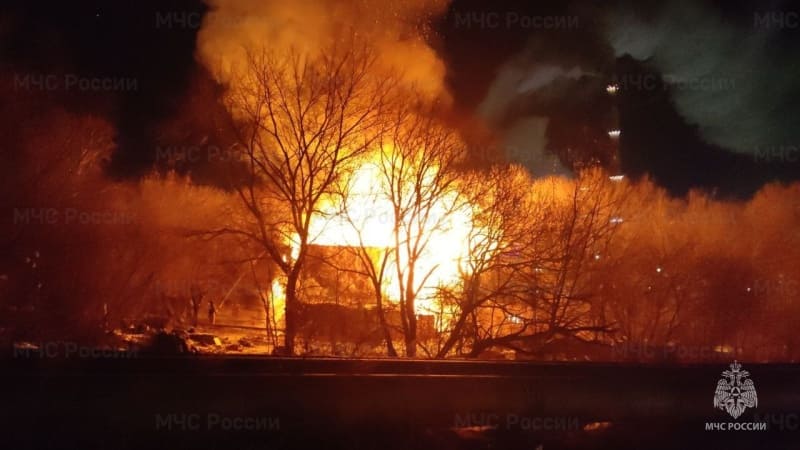 В Благовещенске второй раз загорелся нежилой дом
