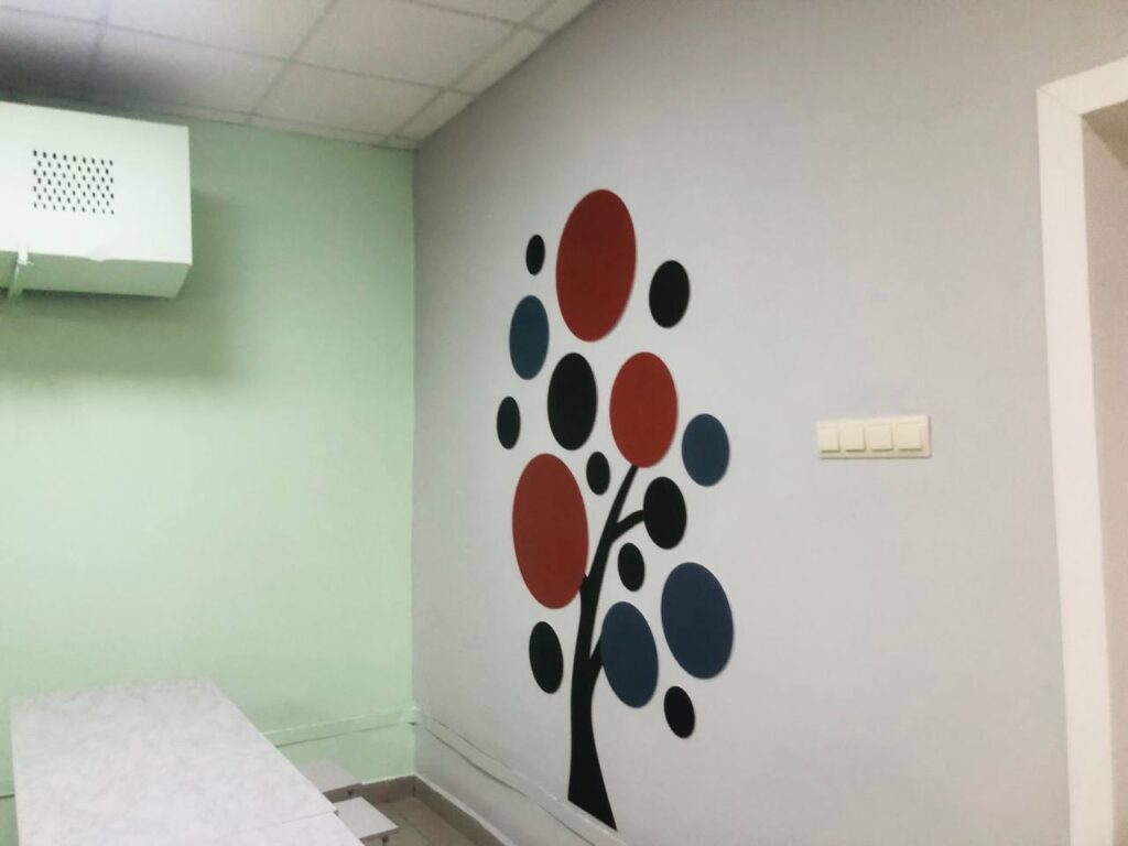 В Новокиевском Увале открылась школа, которая в сентябре осталась без крыши из-за урагана