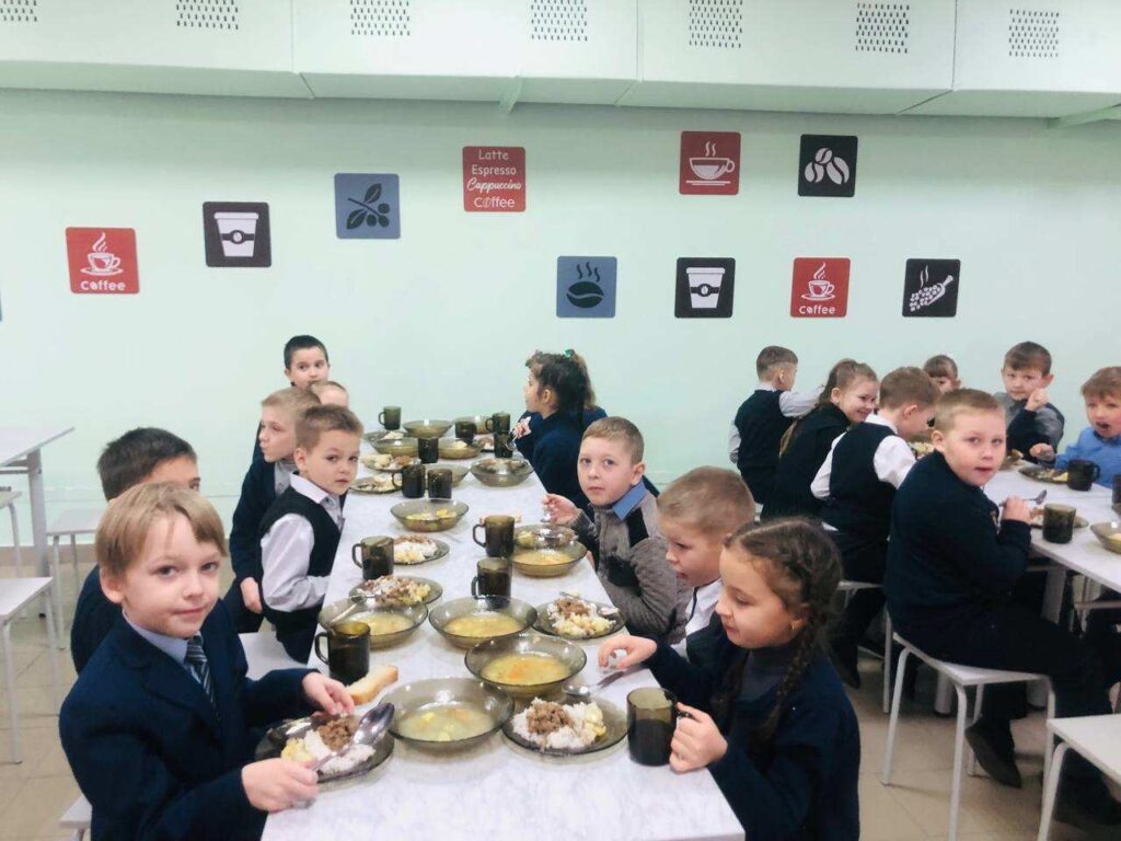 В Новокиевском Увале открылась школа, которая в сентябре осталась без крыши из-за урагана