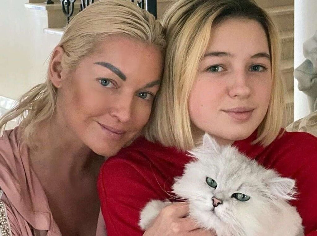 Анастасия Волочкова рассказала о реакции дочери на скандальное видео с Джигурдой