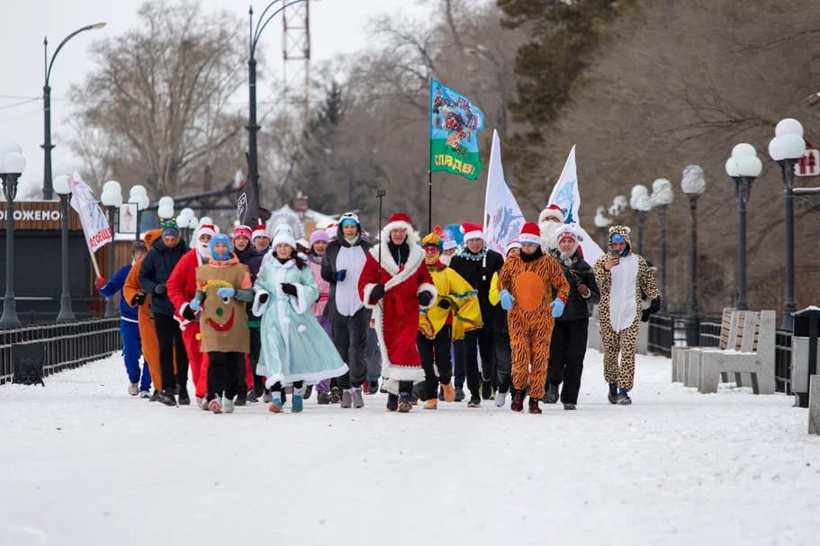 бег в костюмах