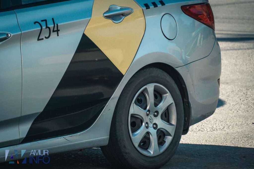 Благовещенка пожаловалась на таксиста, пристававшего к ее дочери
