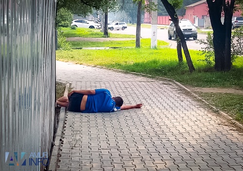 Бутерброд с салями и рак: врач рассказал о самых опасных для жизни сочетаниях 