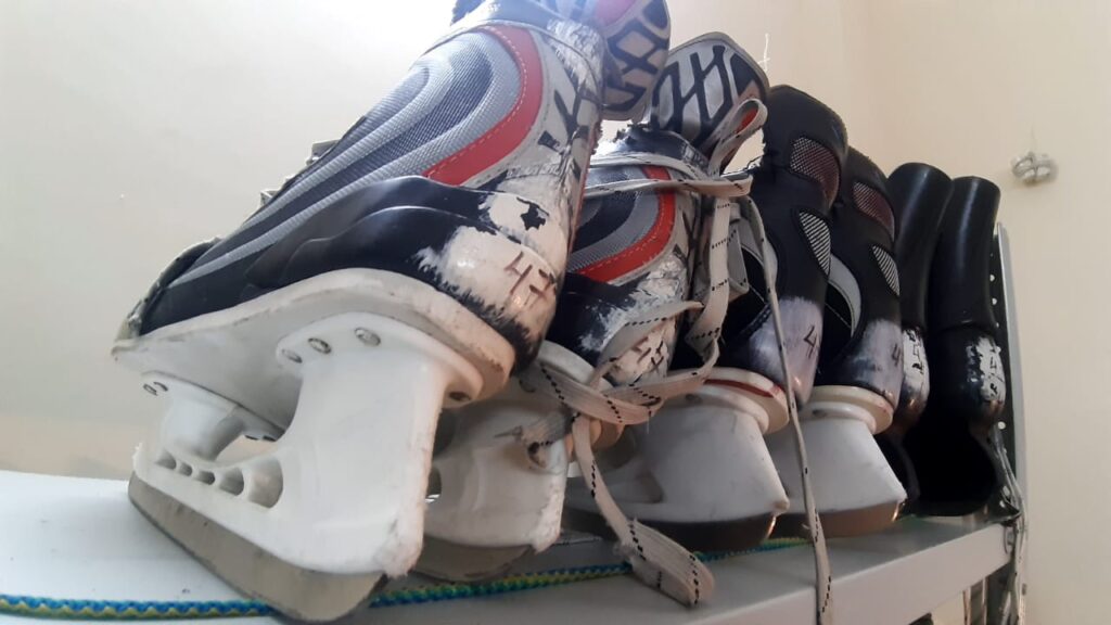 Как научиться кататься на конька