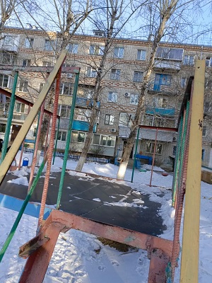 «До сих пор сочится кровь!»: детская горка отправила благовещенку в реанимацию