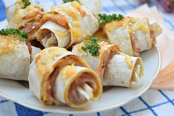 круассан из лаваша, лаваш с начинкой, закуска из лаваша, рецепт круассана, круассан с начинкой, круассан на завтрак