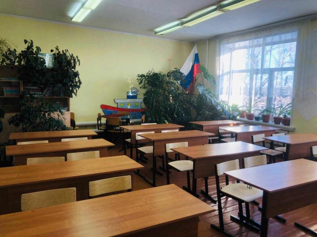 В Новокиевском Увале открылась школа, которая в сентябре осталась без крыши из-за урагана
