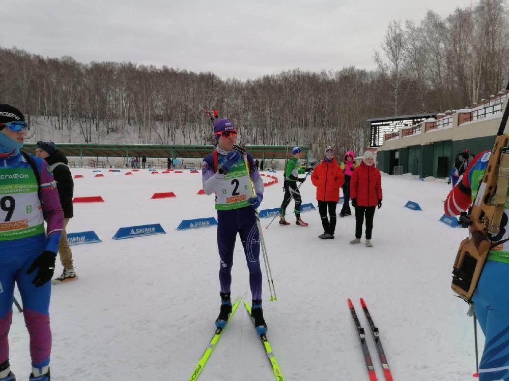Амурский биатлонист одержал статусную победу в Новосибирске