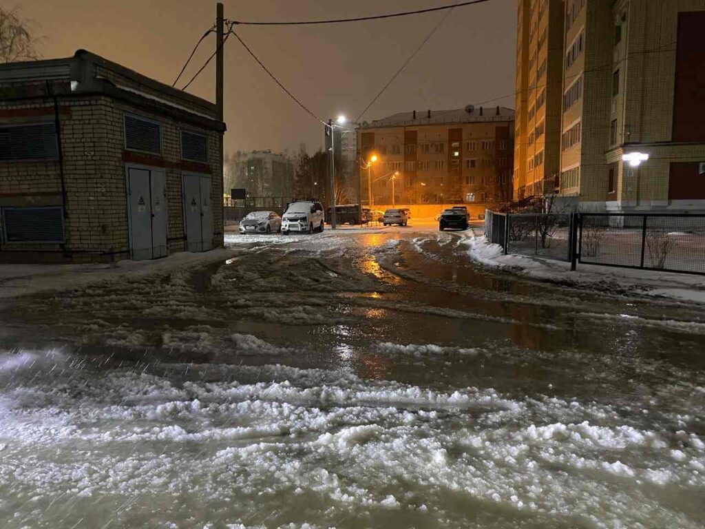 Затопленный двор