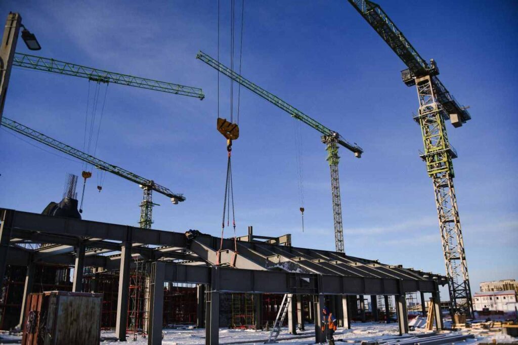 Строители начали возводить второй этаж терминала канатной дороги