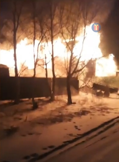 Повезло с соседом: в Усть-Ивановке люди чудом остались живы благодаря амурскому пожарному