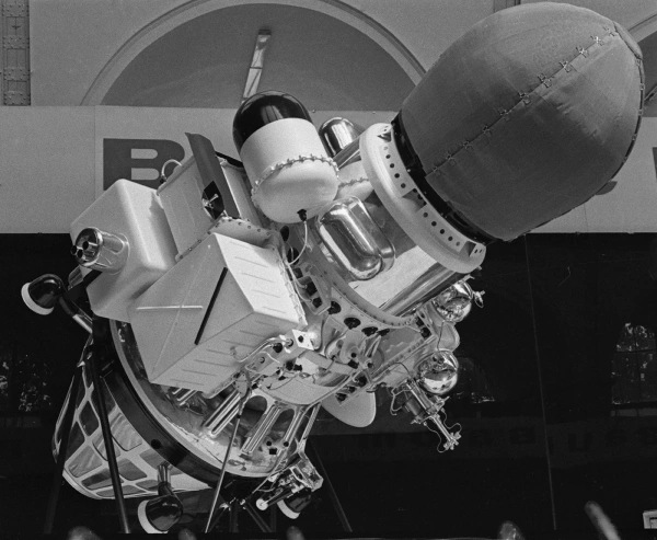 полёты на Луну, экспедиции на Луну, человек на Луне, Луна-9