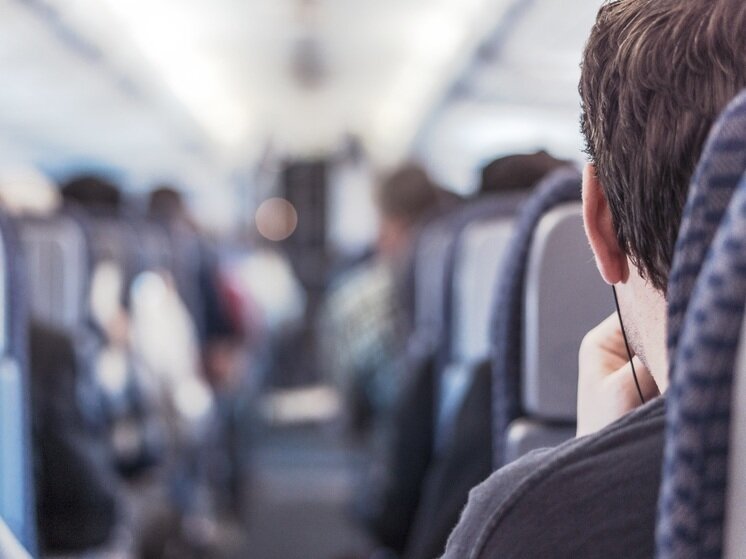 Летевшие из Москвы якутские медики спасли пятерых пассажиров самолёта