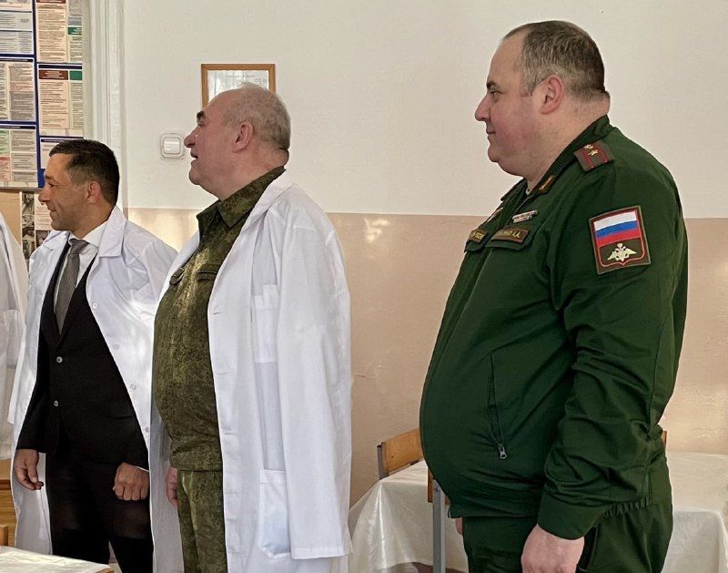 Раненым бойцам СВО принесли с подарки прямо в Благовещенский госпиталь